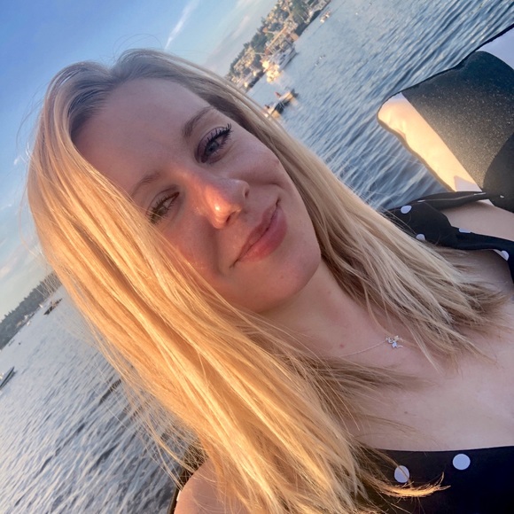 Meet Your Posher! ♥️💋 - Picture 1 of 1